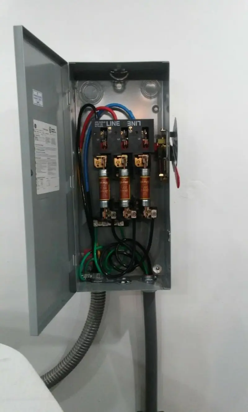 Three-phase disconnect switch installed for Electrical Wiring & Rewiring in Scandia